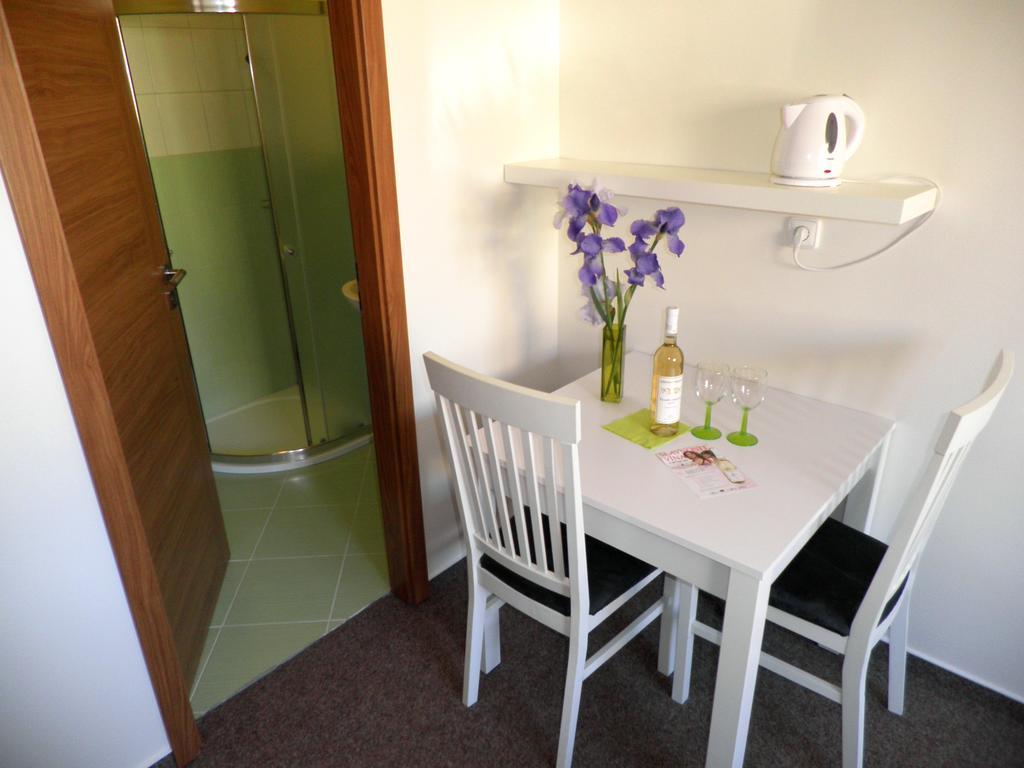 Vila Edith Valtice Zimmer foto